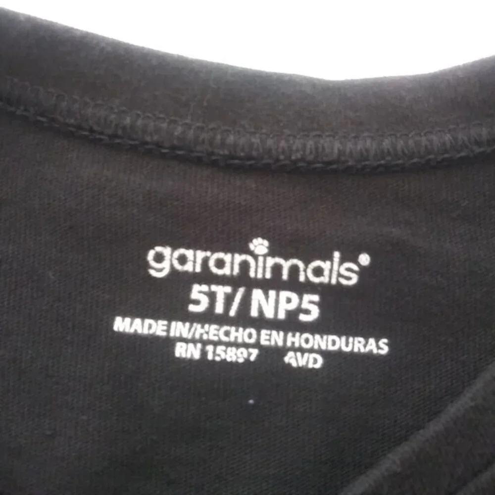 Garanimals girl's size 5T black top